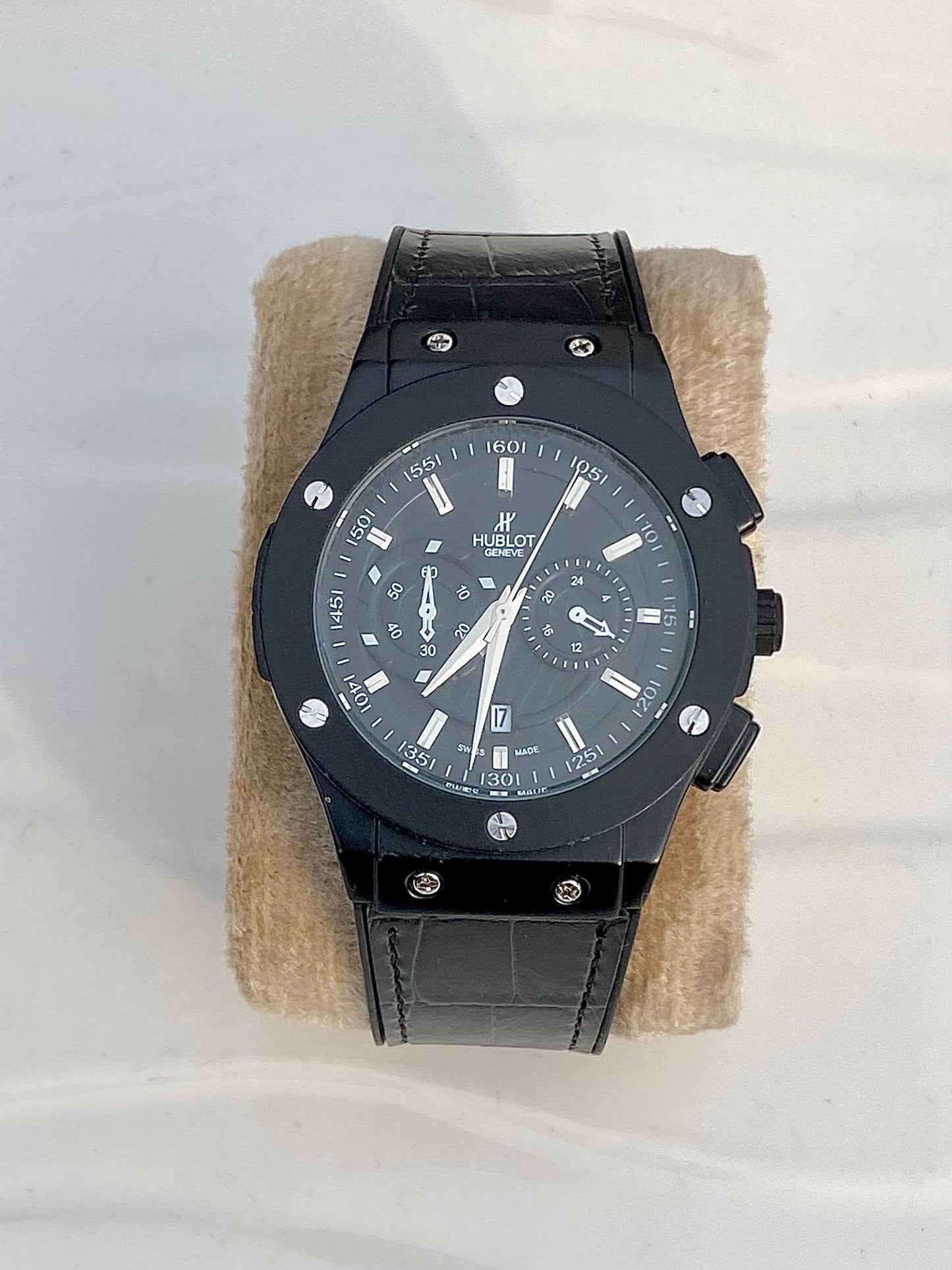 Classic Black Dial  Black Leather Strap Watch ⌚️HUB